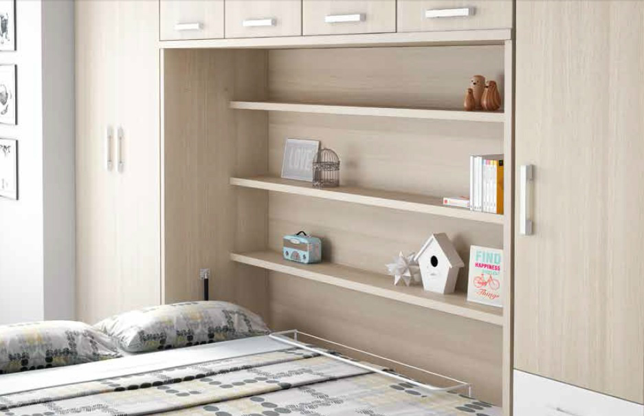 Cama abatible horizontal abierta con estanterías y armarios en dormitorio juvenil