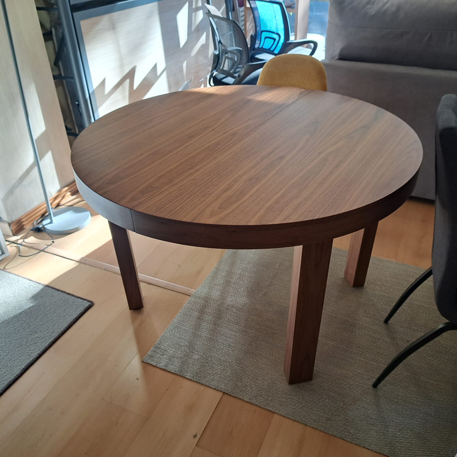 Mesa nogal americano,liquidacion - Imagen 2