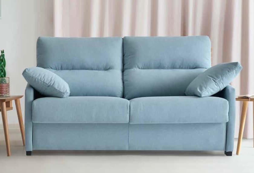 Sofá cama italiano Petit 140x190 en salón color azul