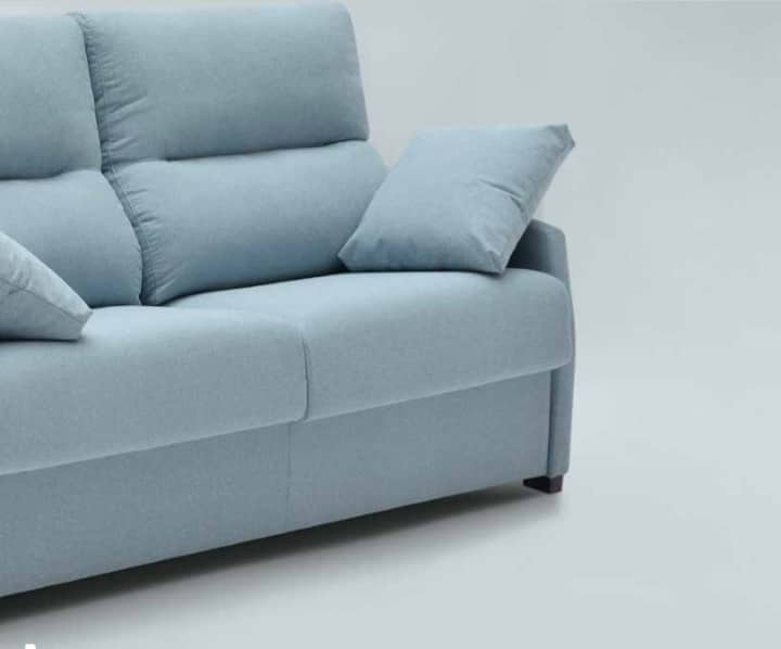 Detalle del brazo y asiento del sofá cama italiano Petit