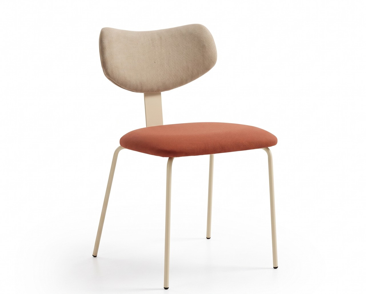 Silla Lima con asiento tapizado teja, respaldo beige curvado y patas metálicas claras