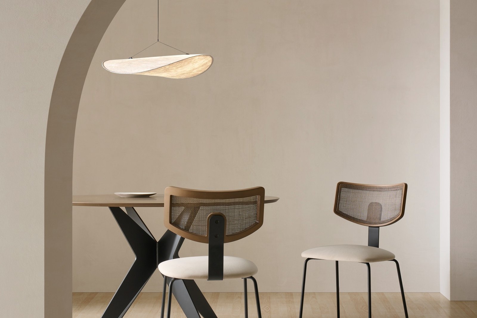 Silla Poma en ambiente de comedor moderno
